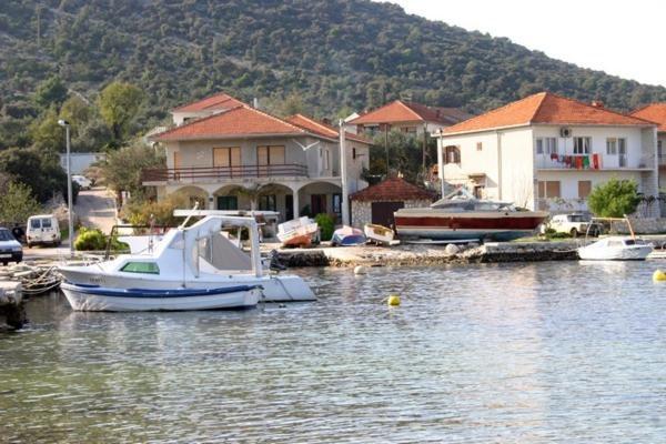 Apartments Ivan Orlic Vinišće Екстериор снимка