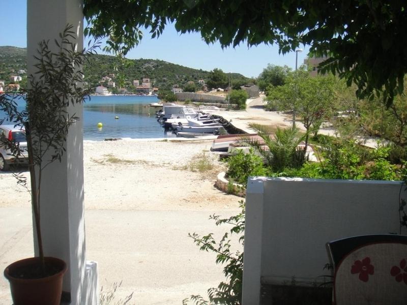 Apartments Ivan Orlic Vinišće Екстериор снимка